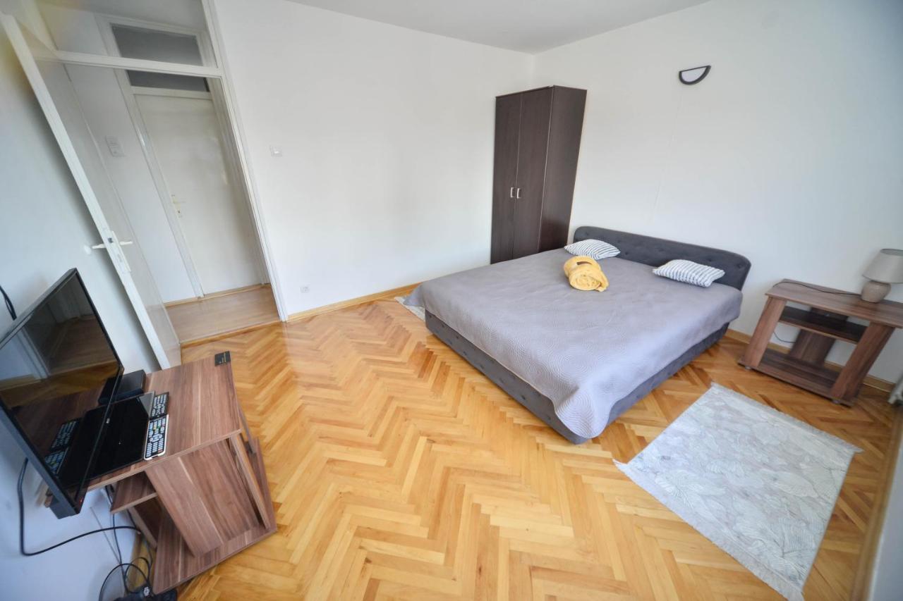 Apartman Centar Lux Pirot Exterior photo